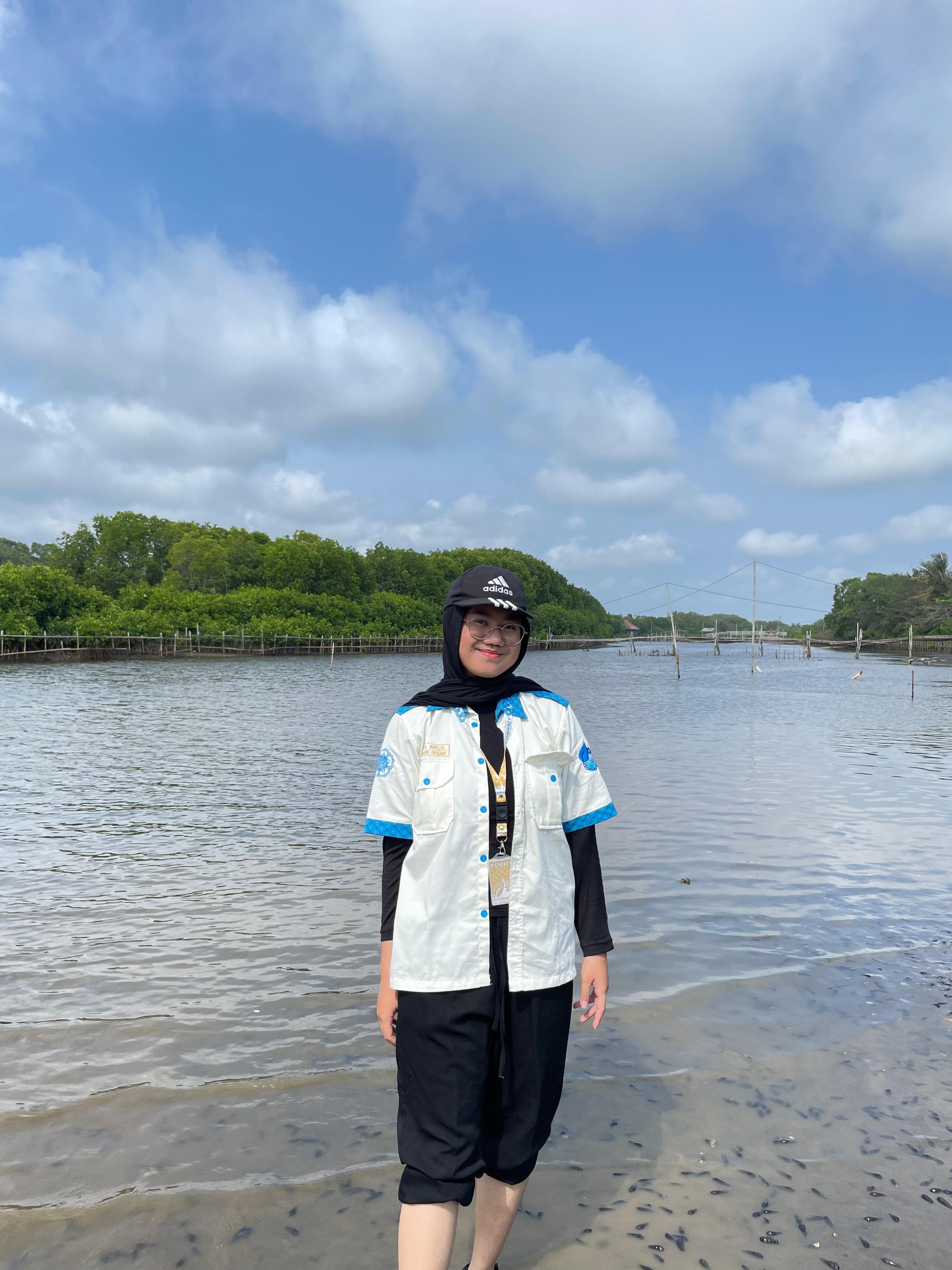 Nayla Dwiputri Adelis